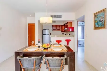 Pool, Gazebo, Parking, 2 Blocks To Beach & 5Th Ave Apartment Playa del Carmen Mexico