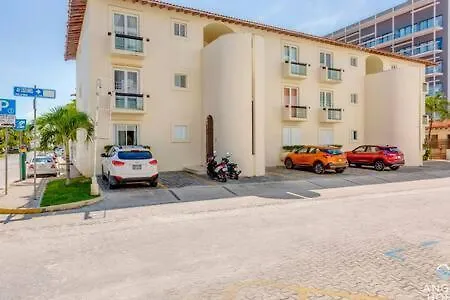 Pool, Gazebo, Parking, 2 Blocks To Beach & 5Th Ave Apartment Playa del Carmen 0*,  Mexico