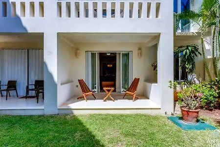 Pool, Gazebo, Parking, 2 Blocks To Beach & 5Th Ave Apartment Playa del Carmen